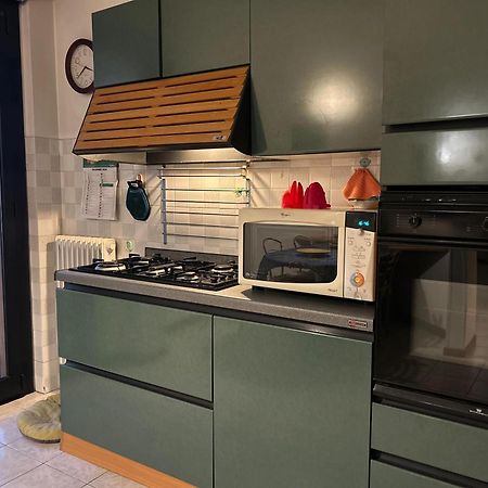 Accogliente Stanza Privata Con Bagno Privato - Daniele'S House Appartement San Donato Milanese Buitenkant foto
